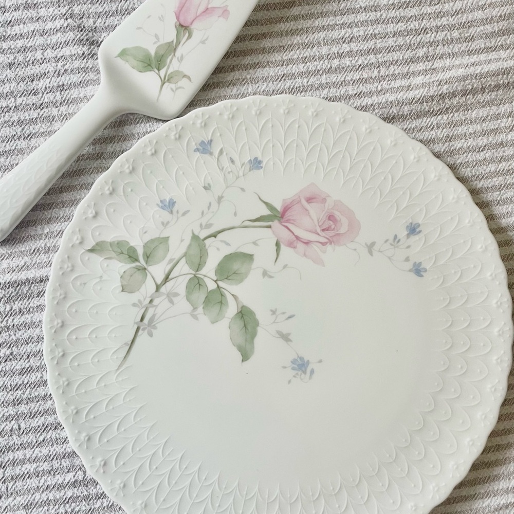 MIKASA bone china April rose print cake plate & server